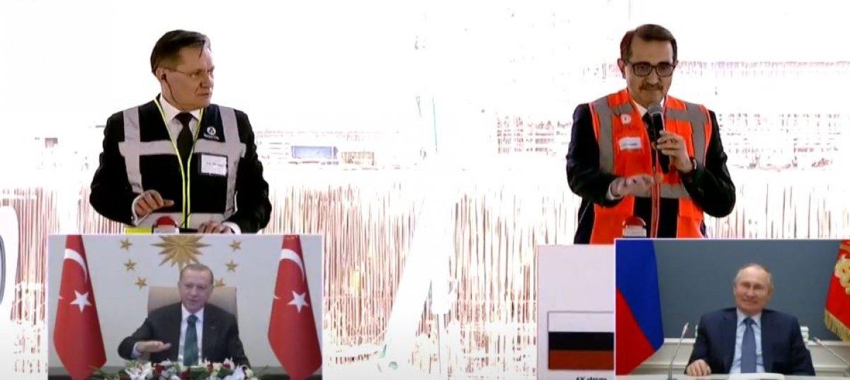 Cumhurbaşkanı Erdoğan ile Putin'den, Akkuyu'da temel atma töreninde gülümseten anlar