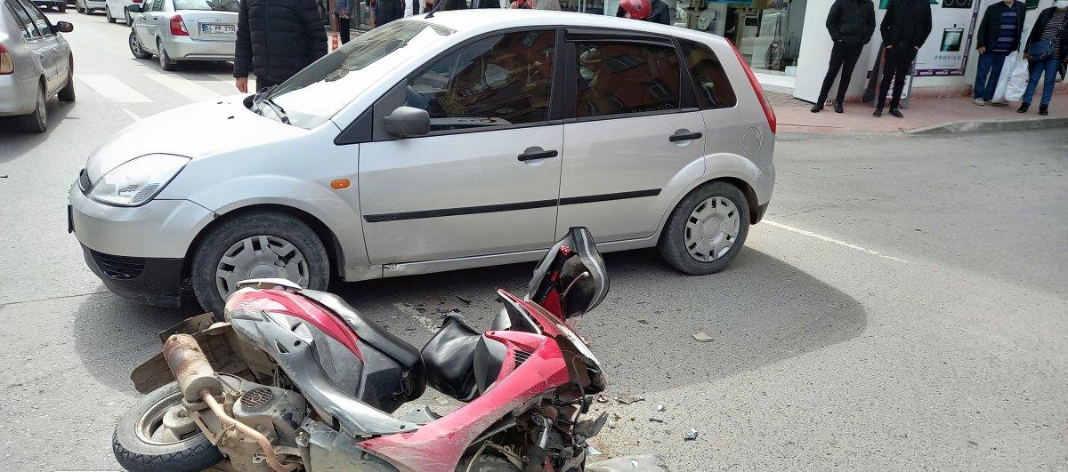 Sakarya'da aynı anda 2 kaza karışıklığa neden oldu