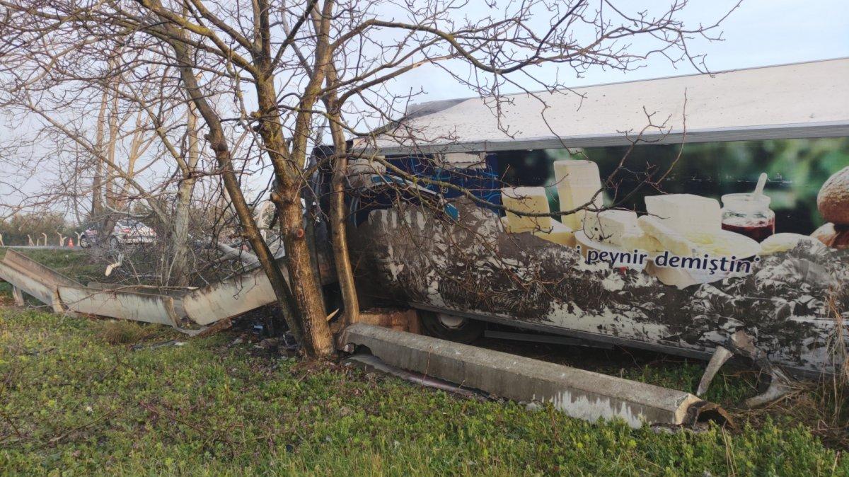 Bursa’da kamyon alev alev yandı, sürücü son anda kurtarıldı