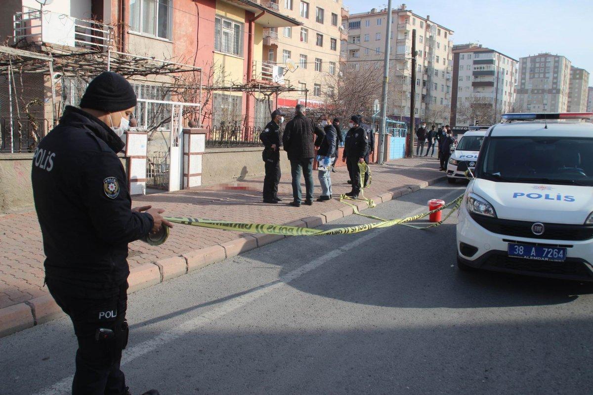 Kayseri'de tartıştığı komşusunu vurup, teslim oldu