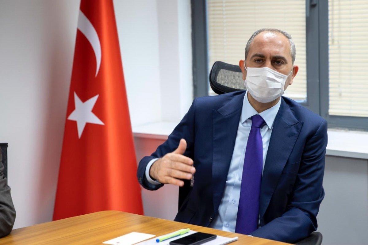 Abdulhamit Gül: Bugün darbecileri yargılayan bir yargı var