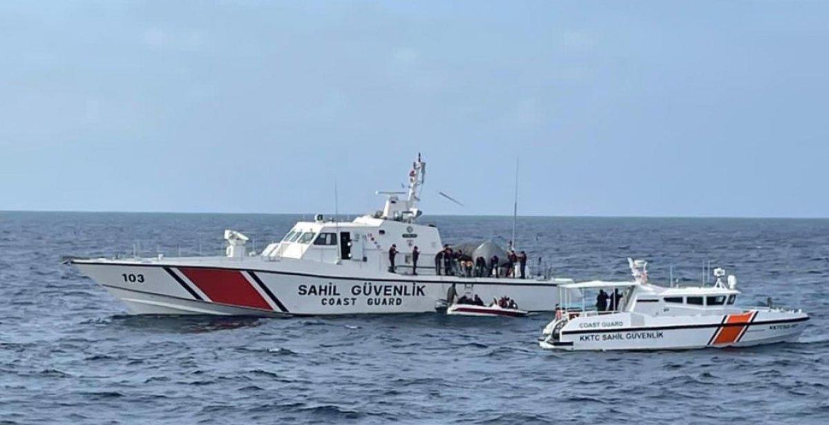 Akdeniz'de 21 düzensiz göçmen yakalandı