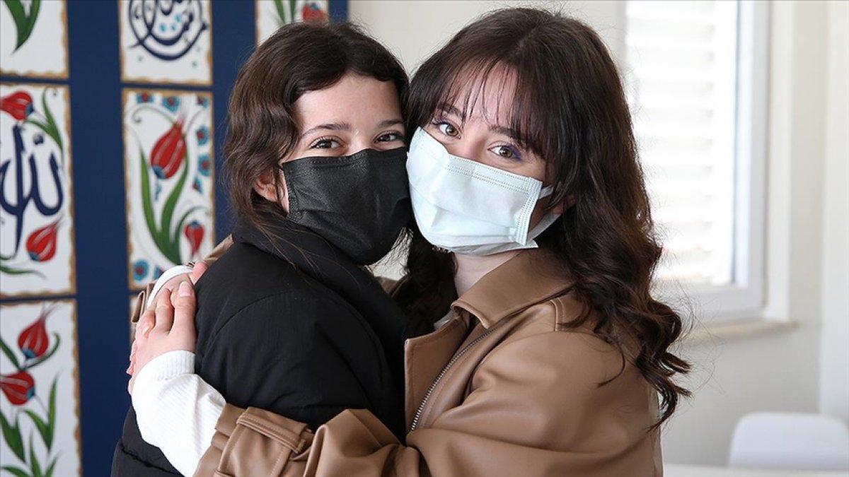 Antalya'da devlet memuru abla, kız kardeşinin 'koruyucu ailesi' oldu