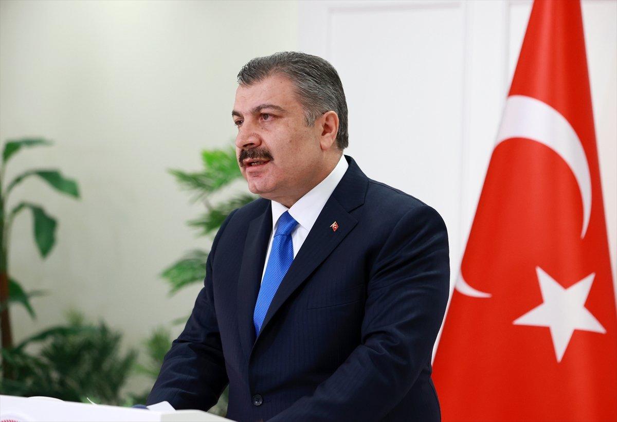 Koronavirüs salgınının 1. yılı: Fahrettin Koca kameralar karşısında