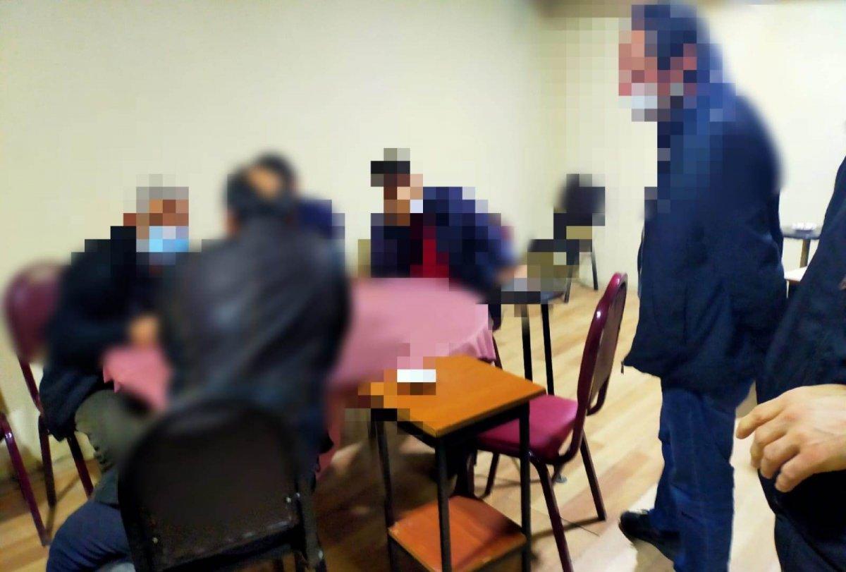 Sakarya'da maske ve mesafenin hiçe sayıldığı ortamda 88 bin lira ceza kesildi