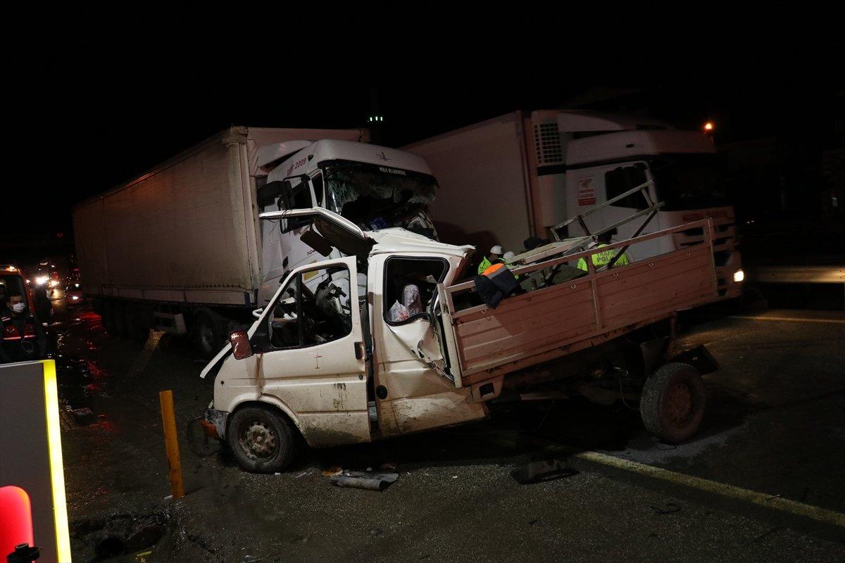 Sakarya'da zincirleme kaza: 1 ölü