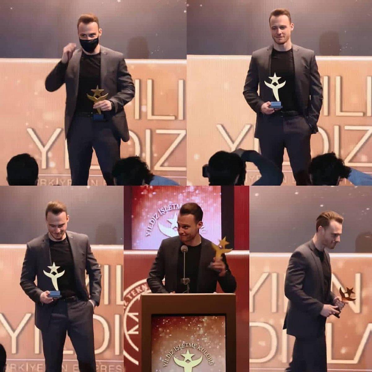 Kerem Bürsin, ödül törenini terk etti