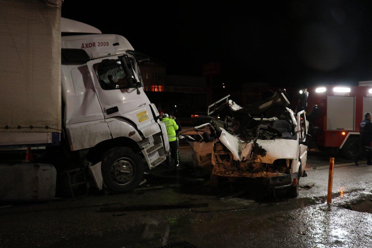 Sakarya'da zincirleme kaza: 1 ölü