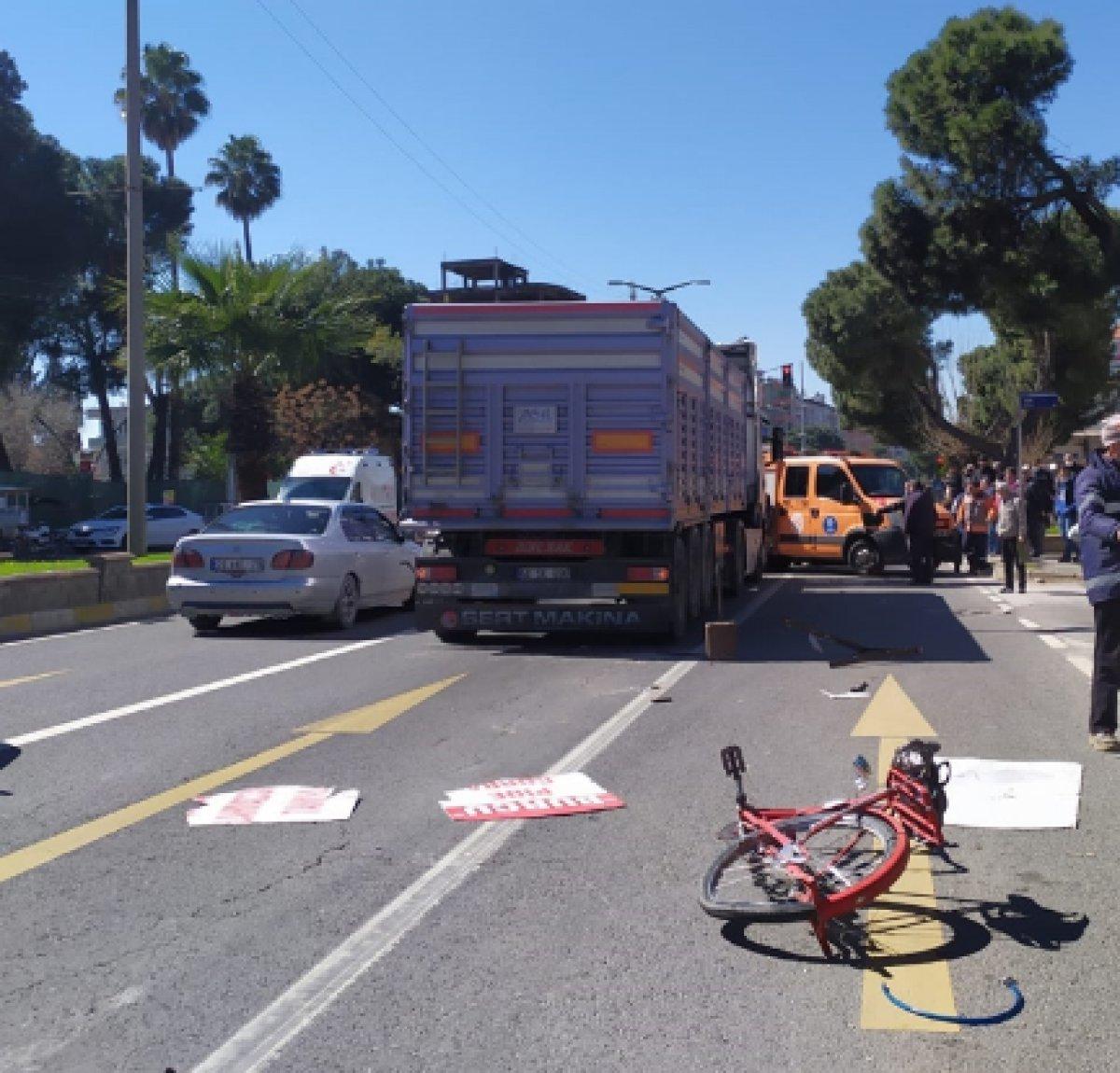Aydın'da kalp krizi geçiren sürücü kaza yaptı: 1 ölü, 2 yaralı