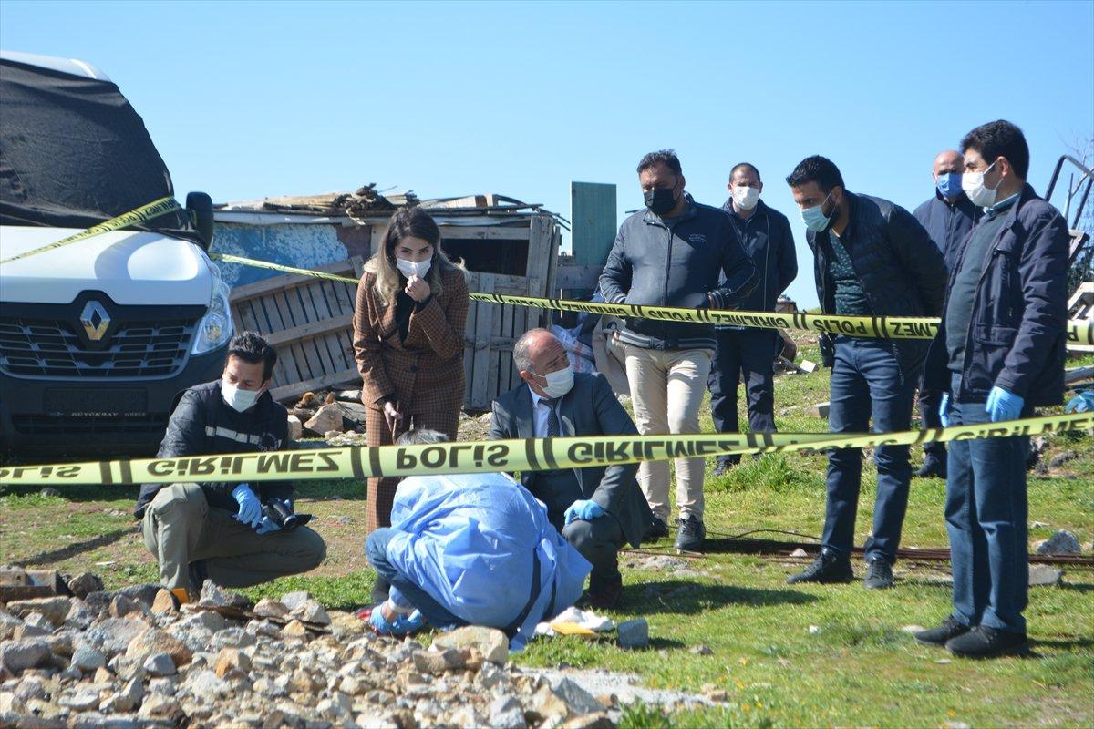 Balıkesir’de boş arazide poşetin içinden bebek cesedi çıktı