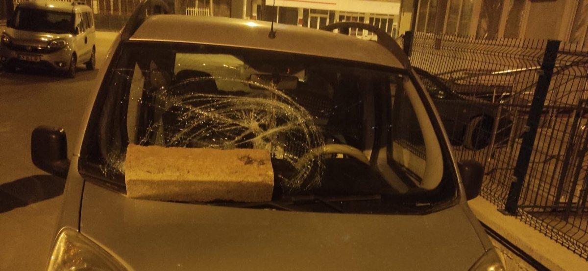 Konya’da arabaların camlarını kıran şüpheli yakalandı