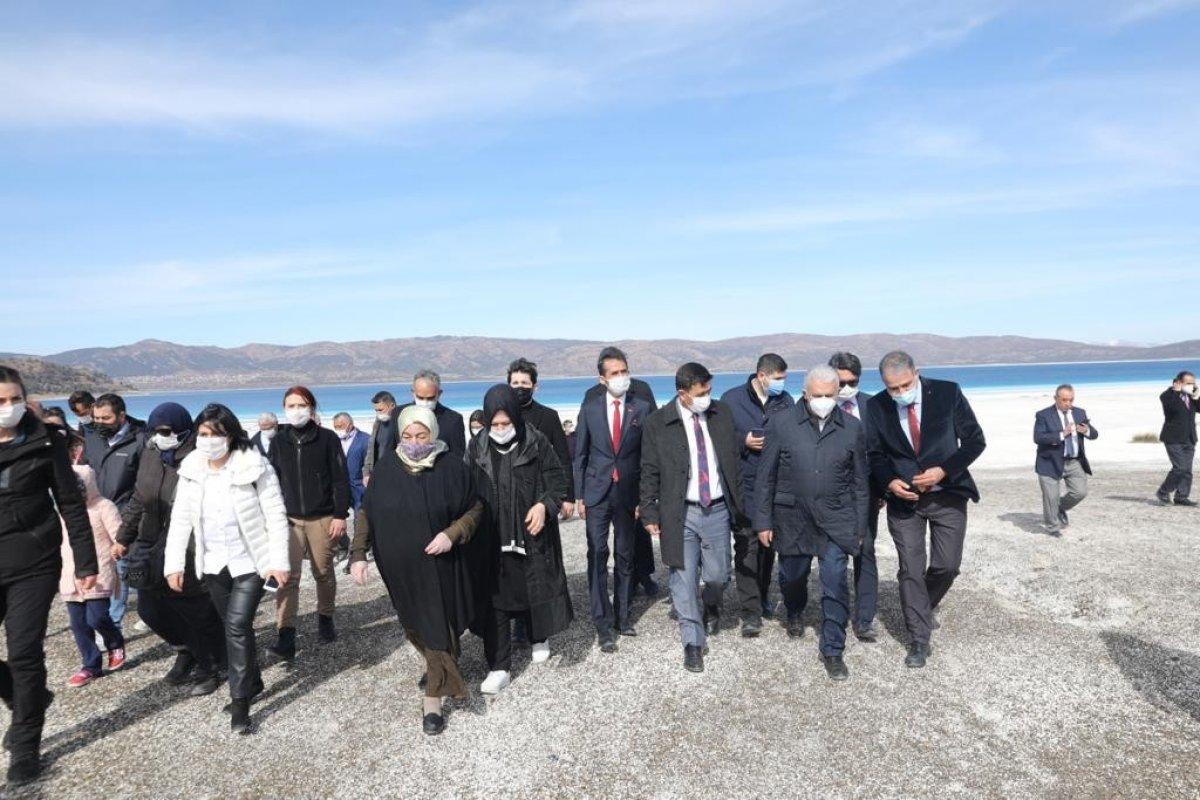 Binali Yıldırım, Salda Gölü'nü ziyaret etti