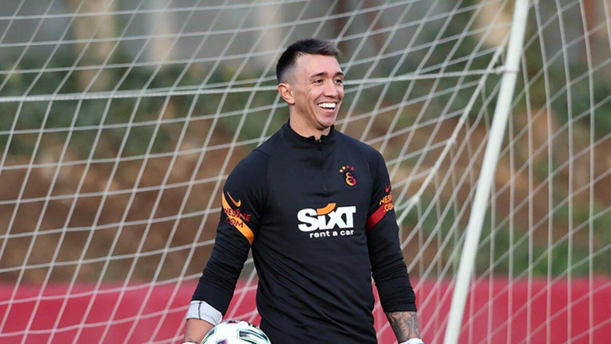 Fernando Muslera'ya Los Angeles kancası