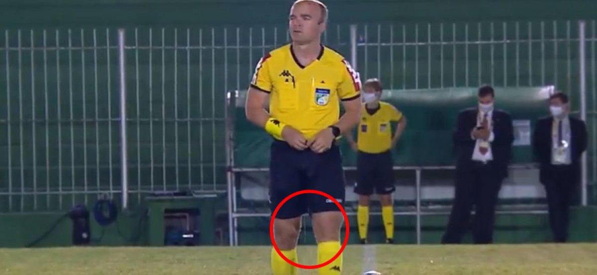 Brezilyalı hakem sahada altına işedi