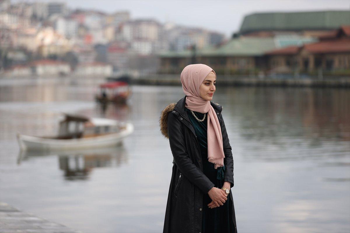 Genç Esra, yüzde 5 gören gözlerini tedavi ettirmek istiyor