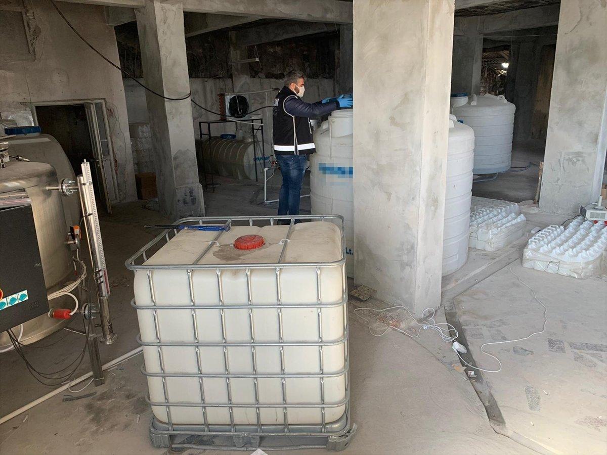 İstanbul'da 5 bin 195 litre etil alkol ele geçirildi