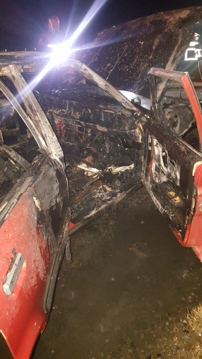 Aydın'da seyir halindeki araç alevlere teslim oldu