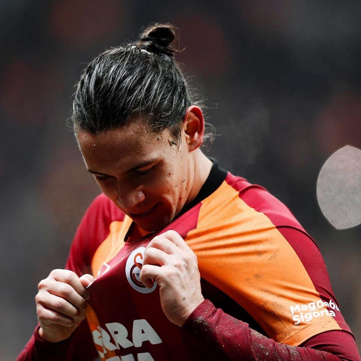 Feghouli ve Oğulcan'dan Şenol Güneş'e Taylan mesajı