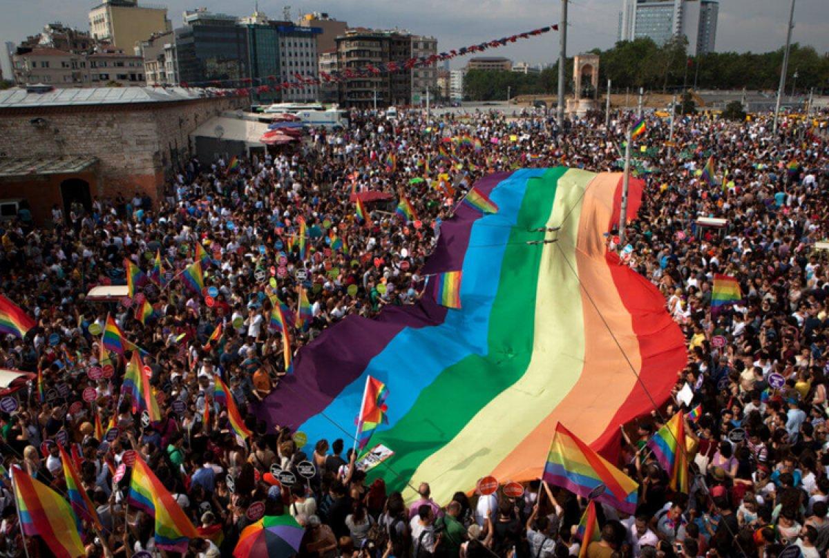 İBB'nin personele verdiği LGBT eğitiminde konu başlıkları