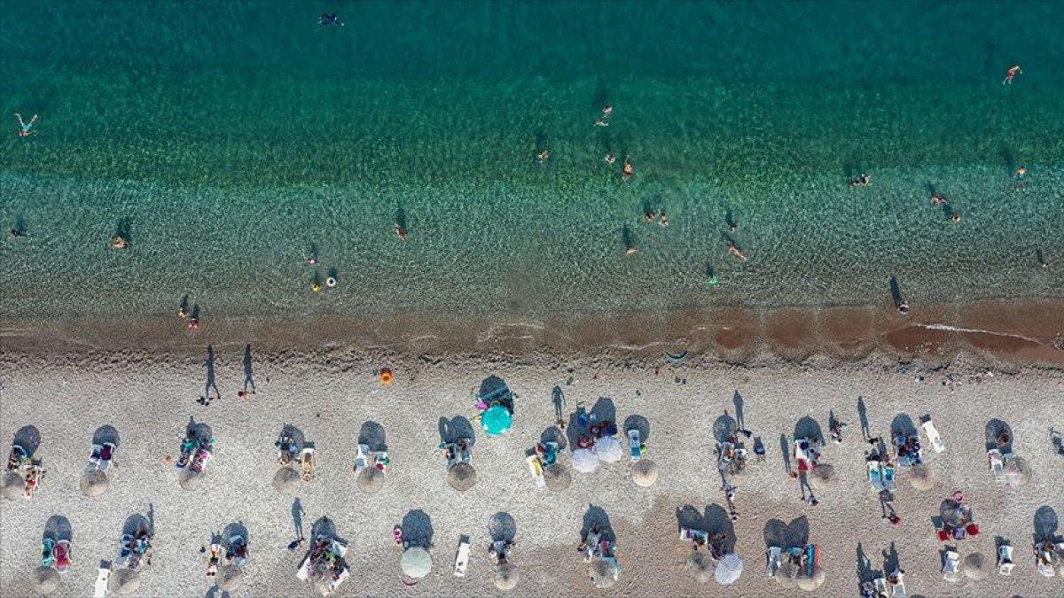 Turizm sektörü çalışanları aşılanmaya başlıyor