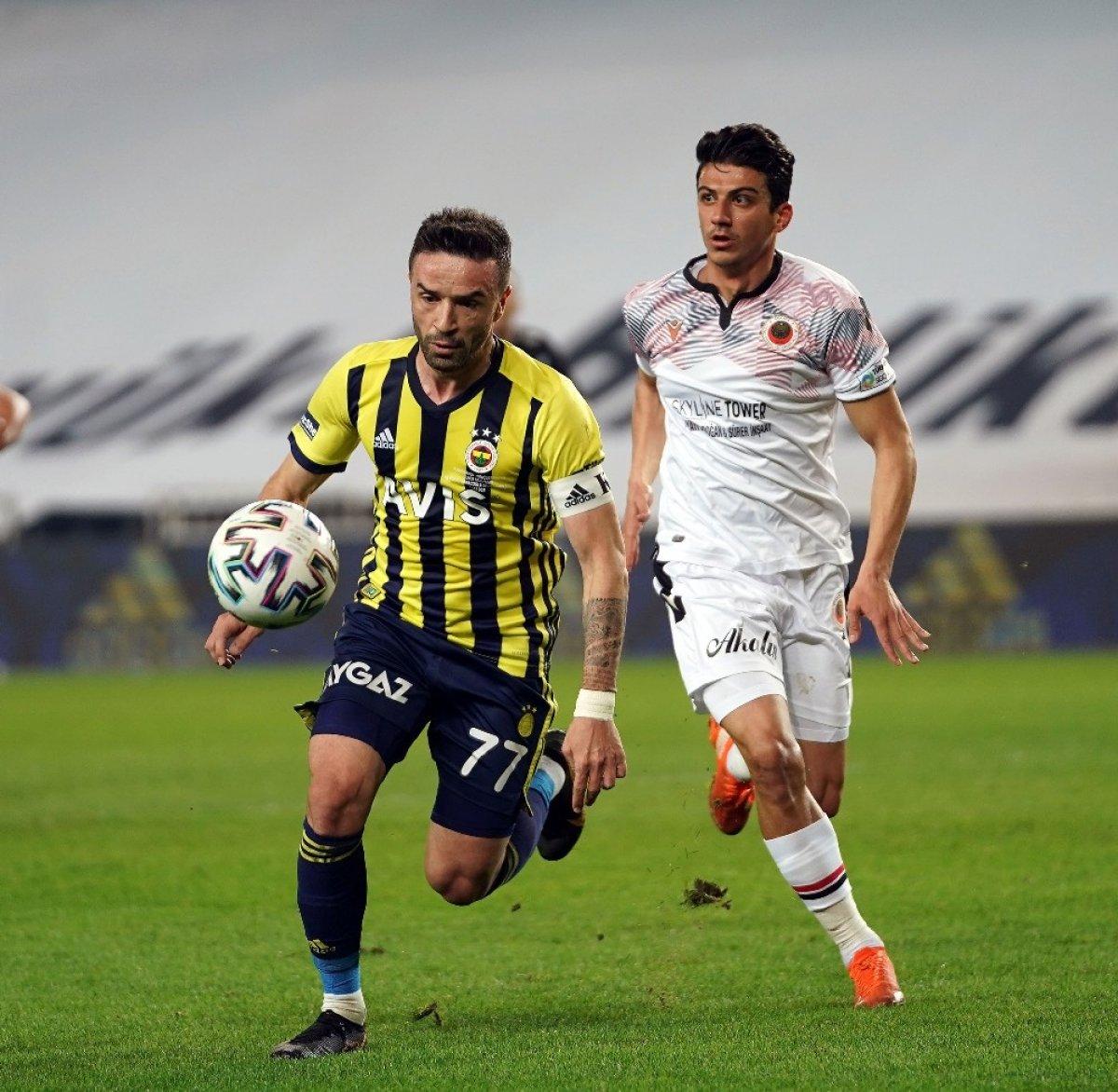 Fenerbahçe'de Gökhan Gönül sakatlandı