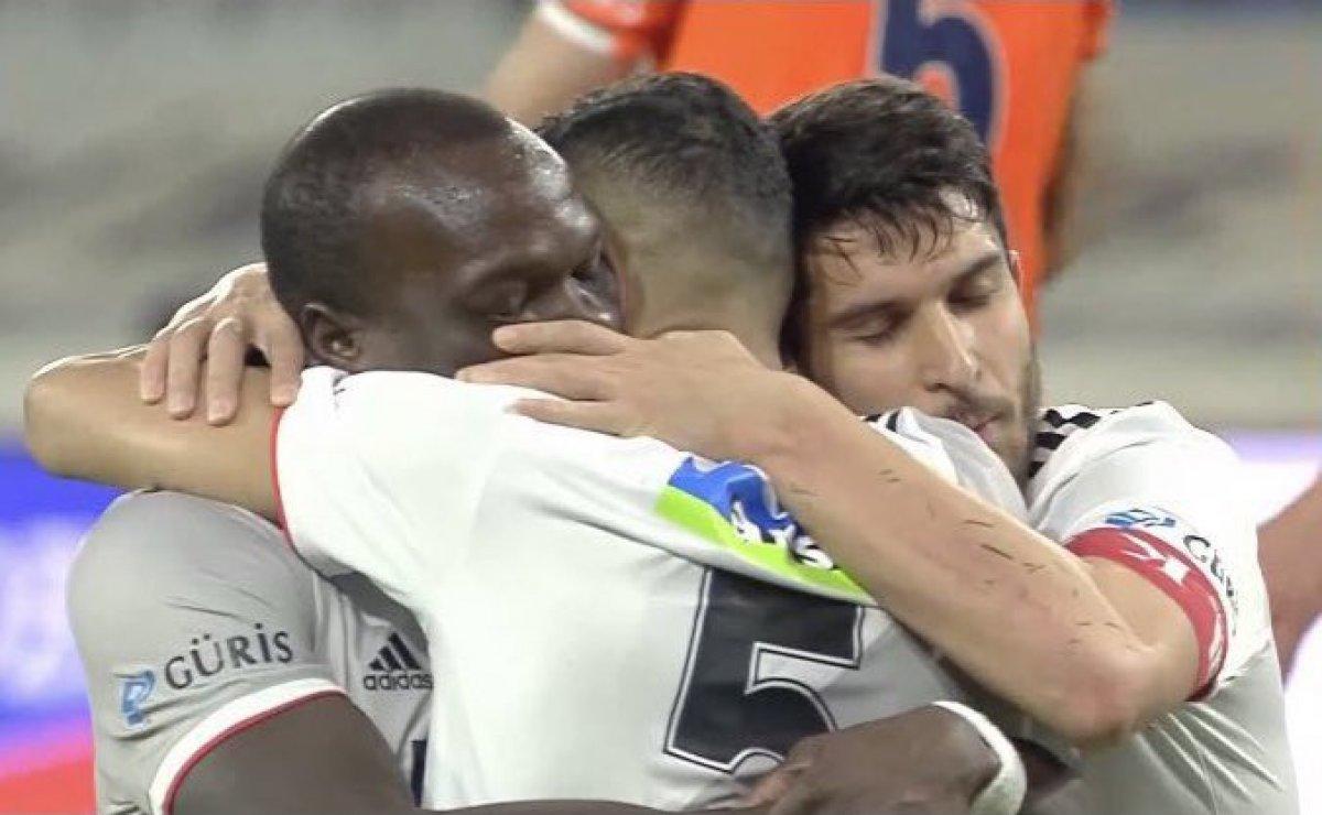 Beşiktaşlılara eskiyi anımsatan fotoğraf