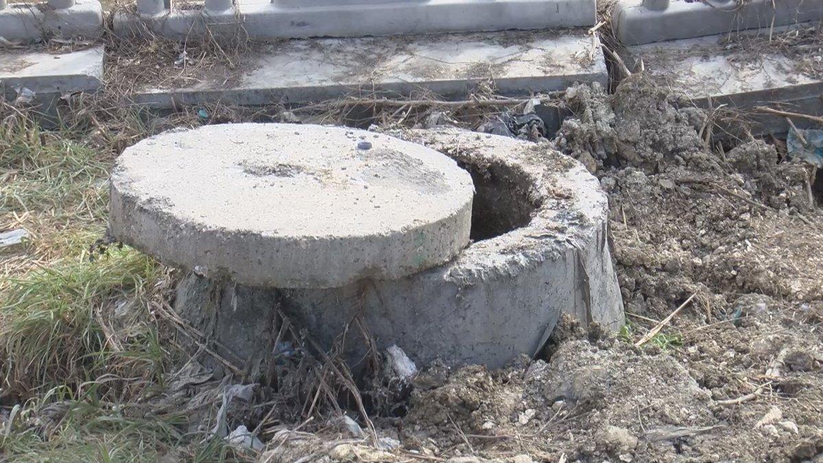 Aranvutköy'de kırmızı akan derenin rengi, farklı tarihlerde de bozuldu