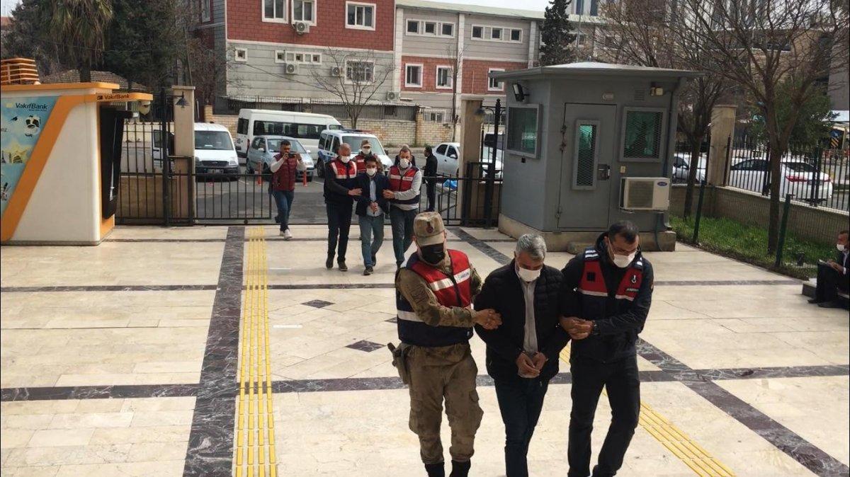 Şanlıurfa'da kaçakçılık operasyonu: 6 tabanca ele geçirildi