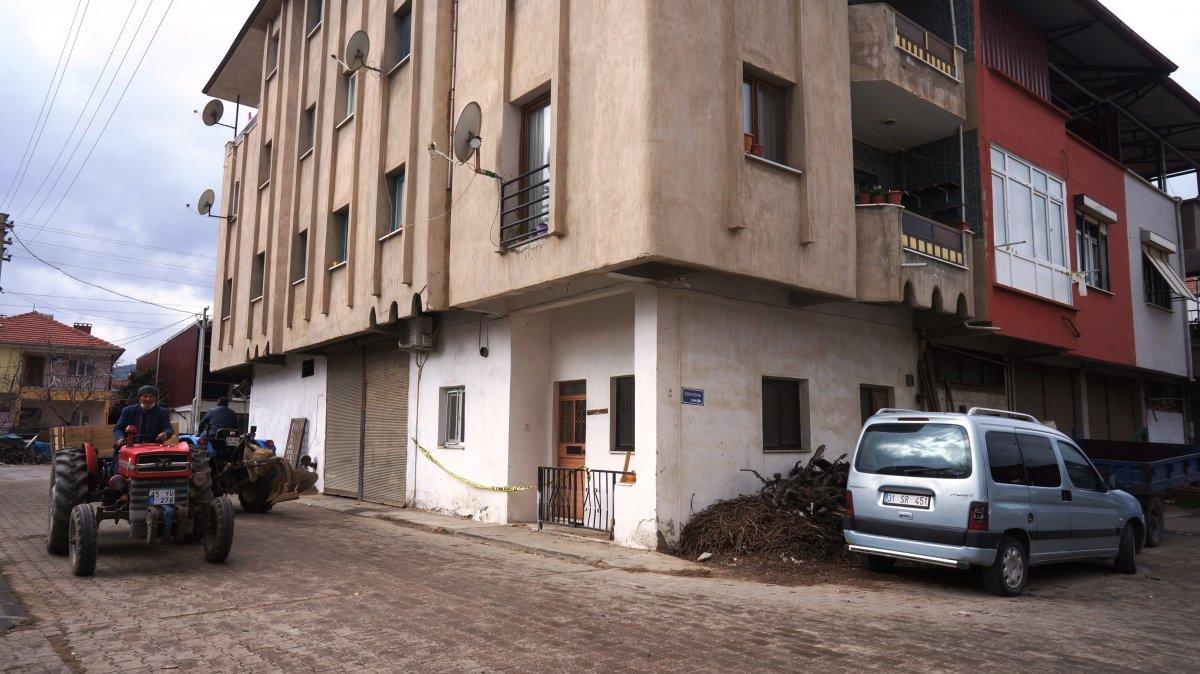 Manisa'da tartıştığı arkadaşını başından vurarak öldürdü