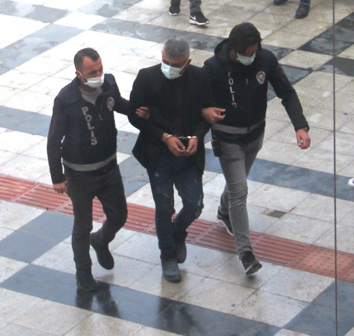 Manisa'da tartıştığı arkadaşını başından vurarak öldürdü