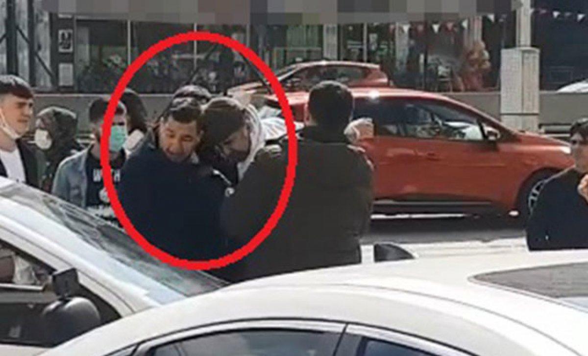 Bursa'da iki gencin 'Omuz atma' kavgası