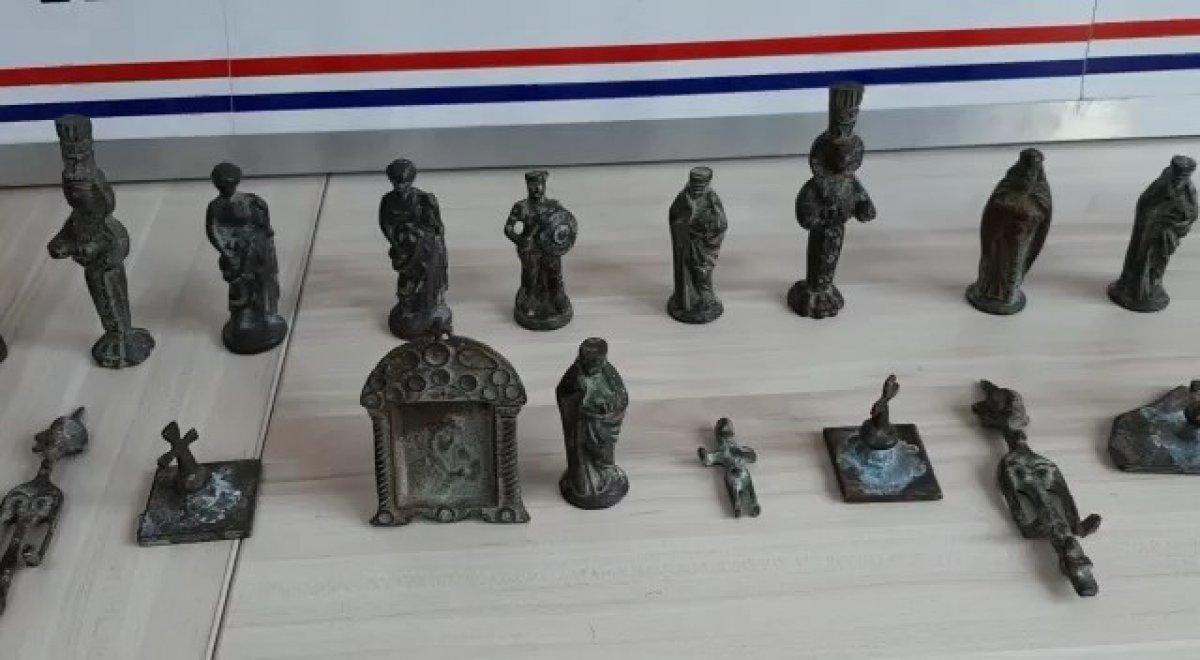 Bursa'da 900 bin liralık tarihi eser ele geçirildi