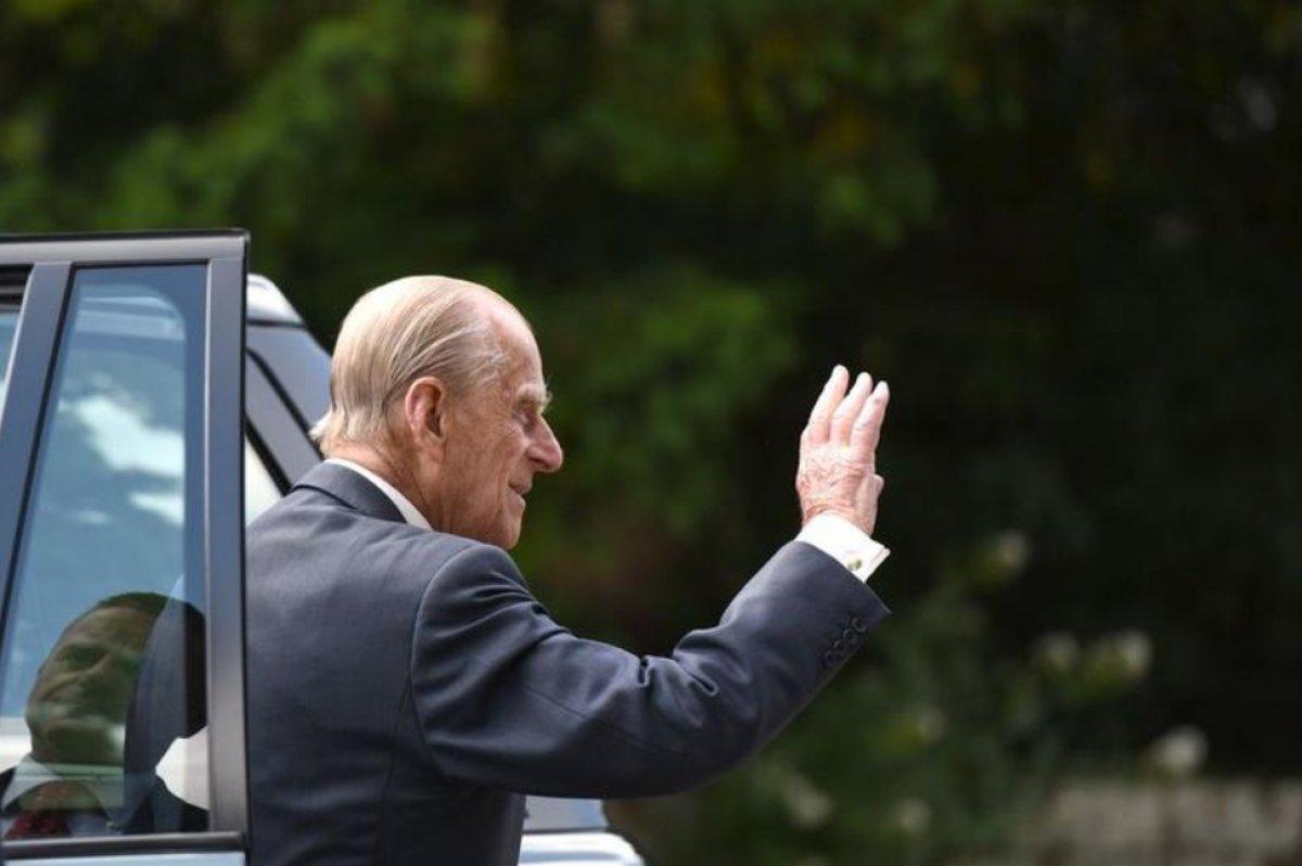 Prens Philip, 1 aydır hastanede