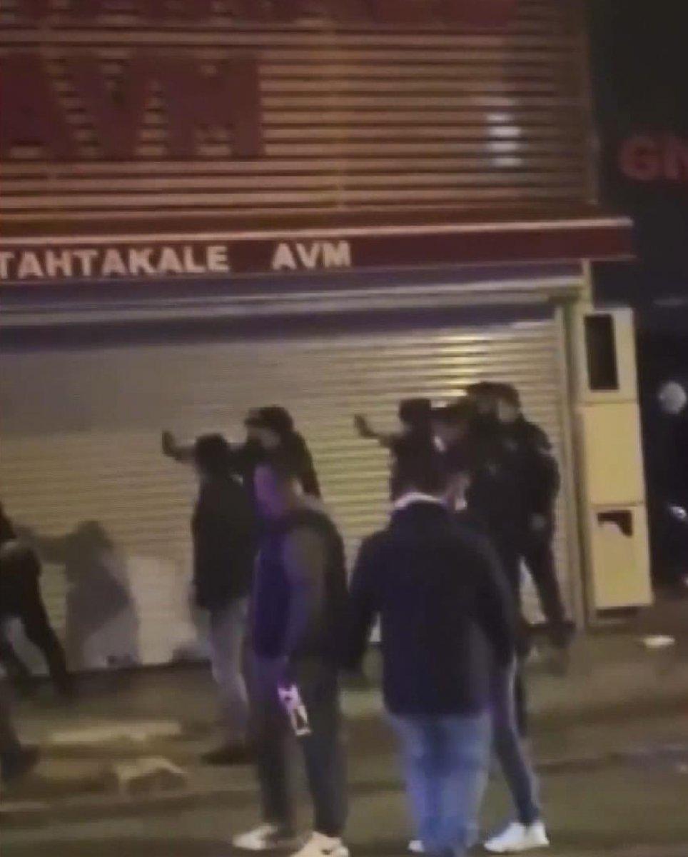 Çekmeköy'de polis, kavgaya karışan iki grubu biber gazı kullanarak ayırdı