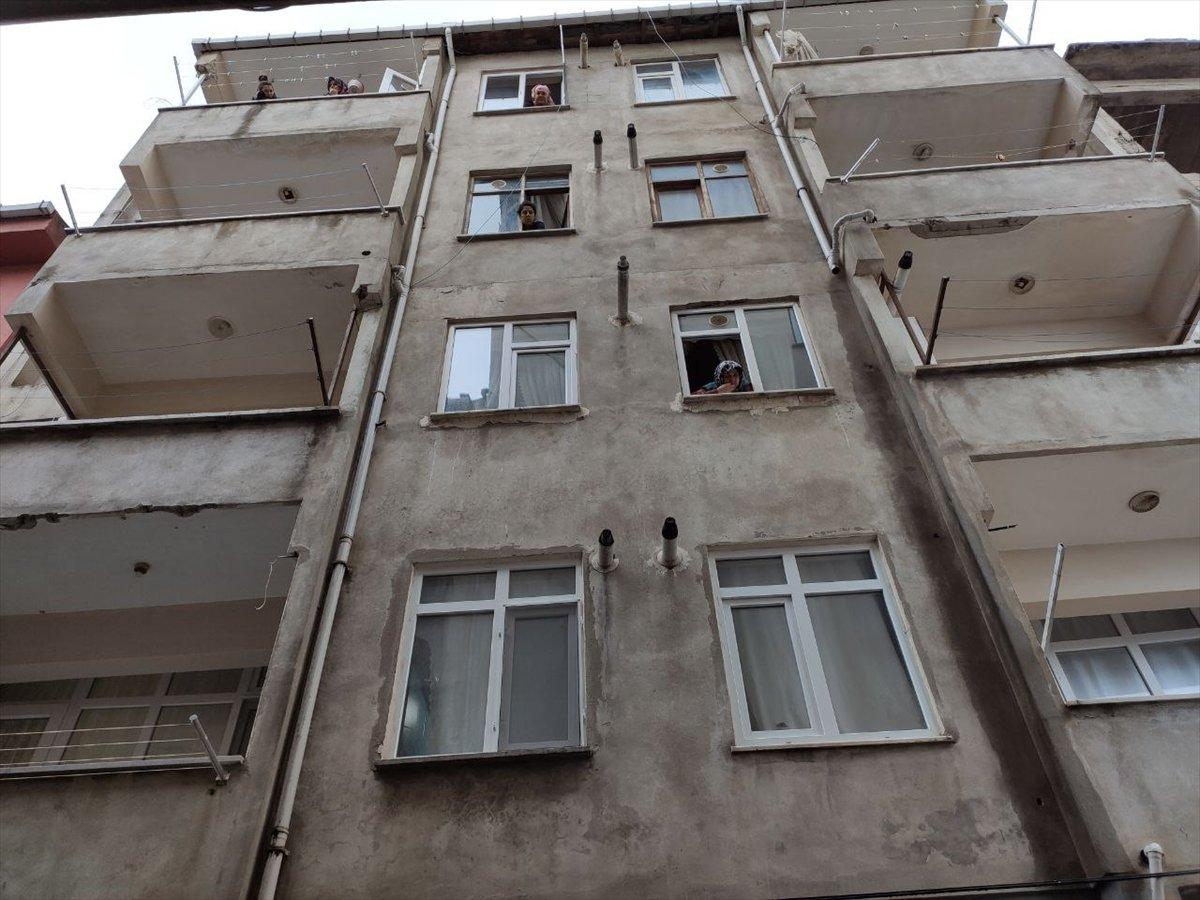 Düzce’de tartıştığı eşini öldürüp, intihar etti