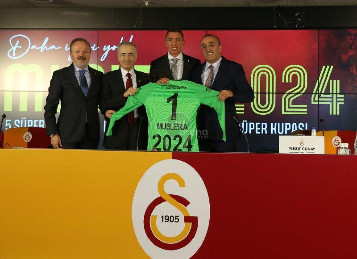 Galatasaray, Fernando Muslera ile sözleşme yeniledi