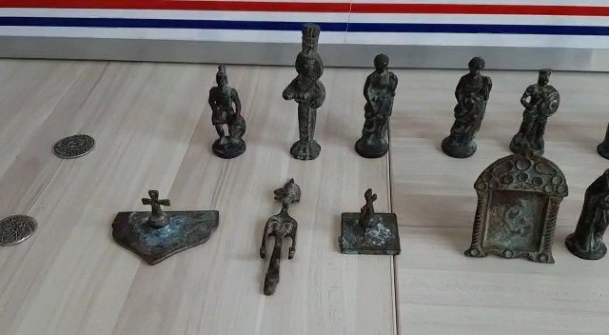 Bursa'da 900 bin liralık tarihi eser ele geçirildi