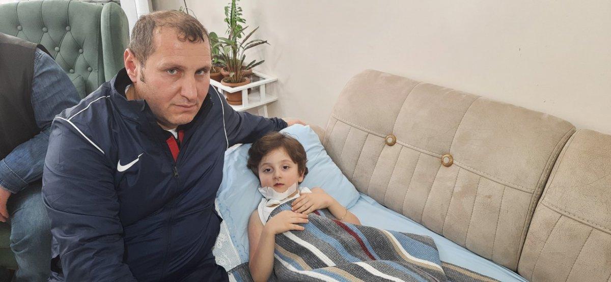 Kocaeli'de 5 yaşındaki çocuğa sokak köpekleri saldırdı