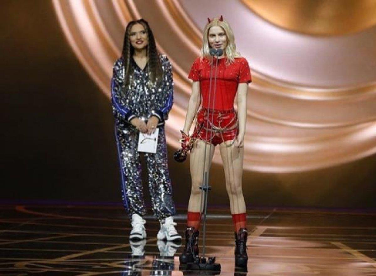 Demet Akalın, Aleyna Tilki'yi yerden yere vurdu