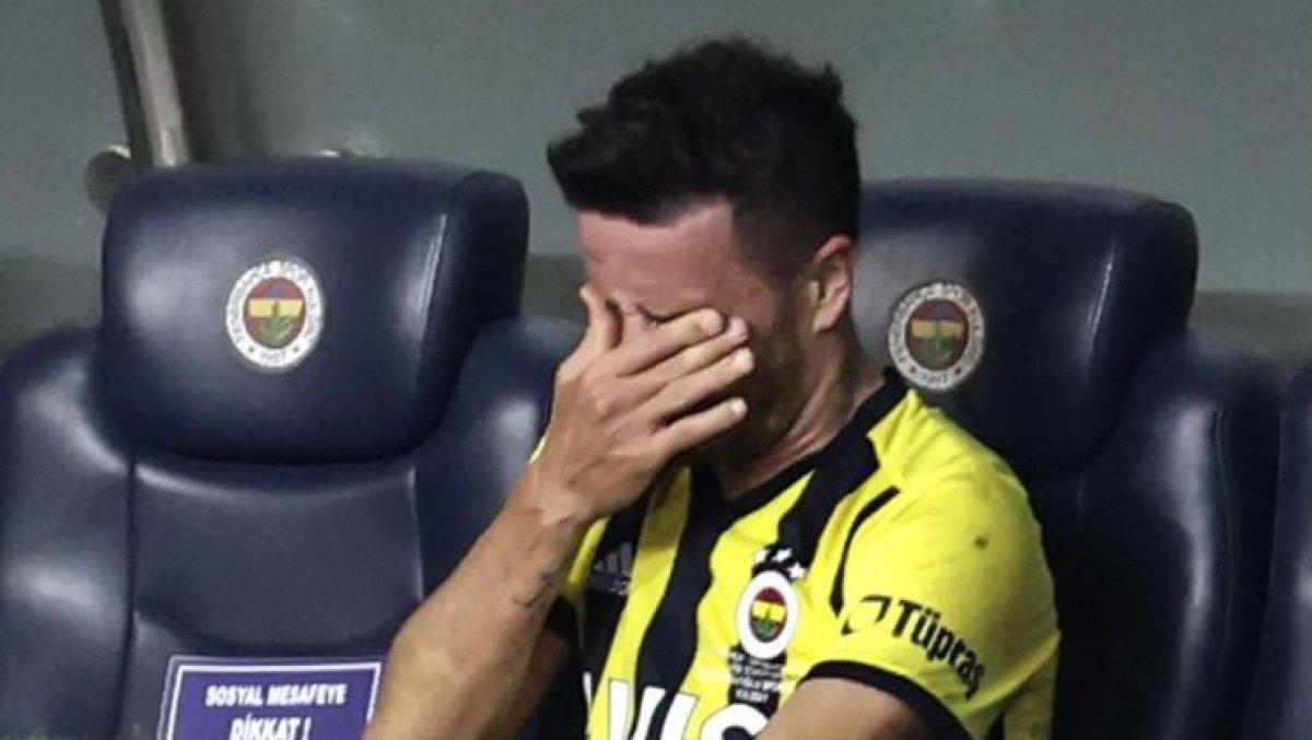 Gökhan Gönül en az 3 hafta yok