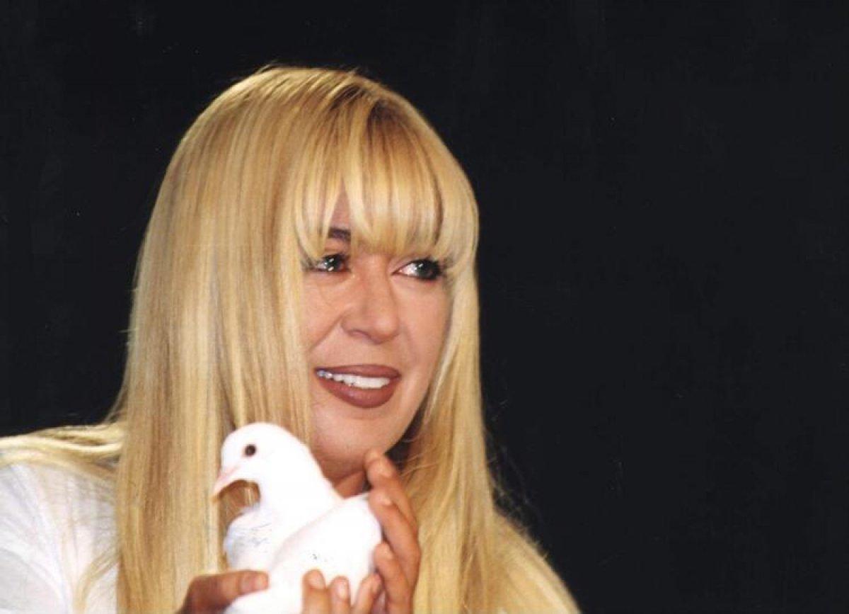 Zerrin Özer: Abim dediğim insanın tecavüzüne uğradım