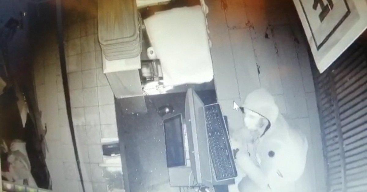 Bursa'da kasayı açamayan hırsız sadaka kutusunu çaldı