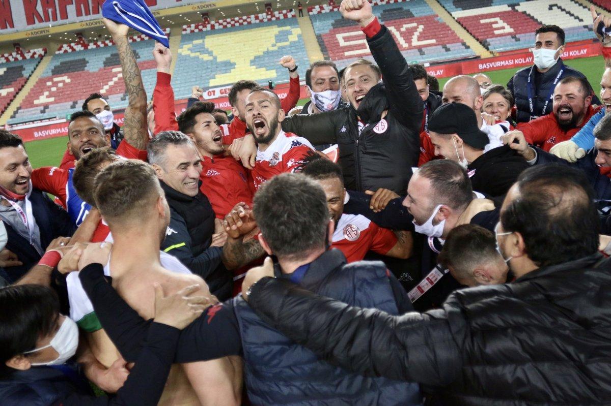 Antalyaspor'da Türkiye Kupası finali için prim verilecek