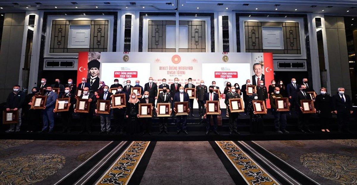 Ali Yerlikaya, şehit aileleri ve gazilere Devlet Övünç Madalyası takdim etti