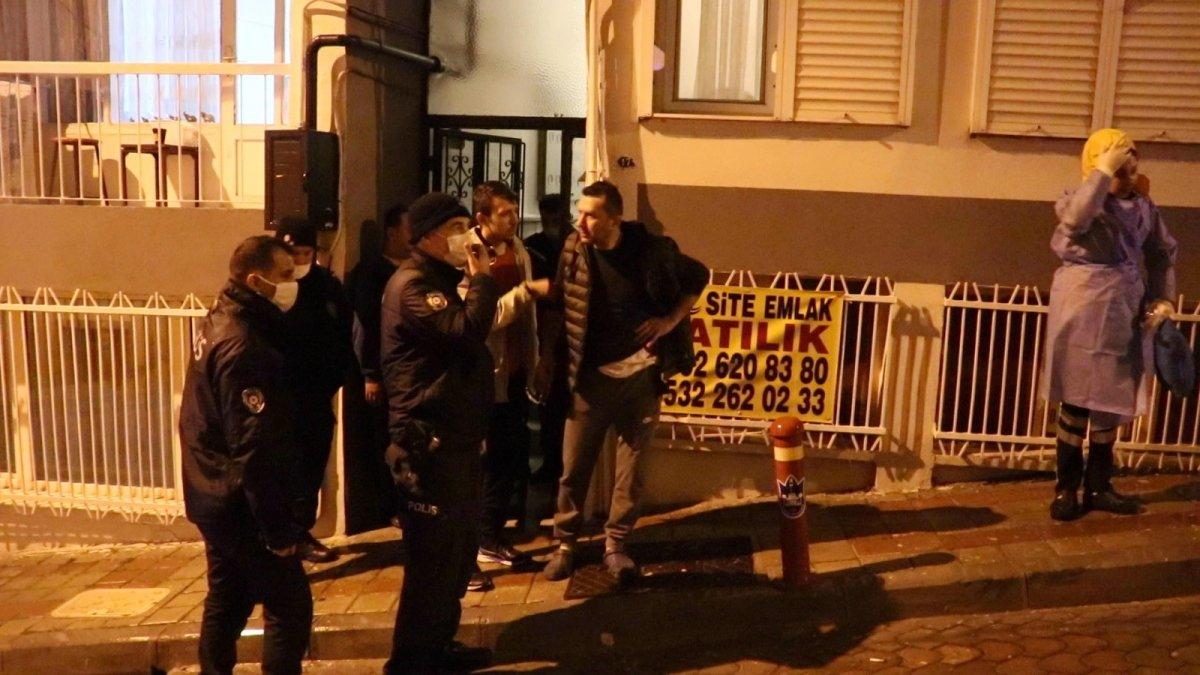 İzmir’de girdiği evi soymaya çalışırken yakalanan hırsız, kan döktü