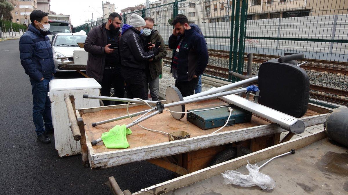 Pendik'te esnaf baba ve oğlu testereli saldırıya uğradı