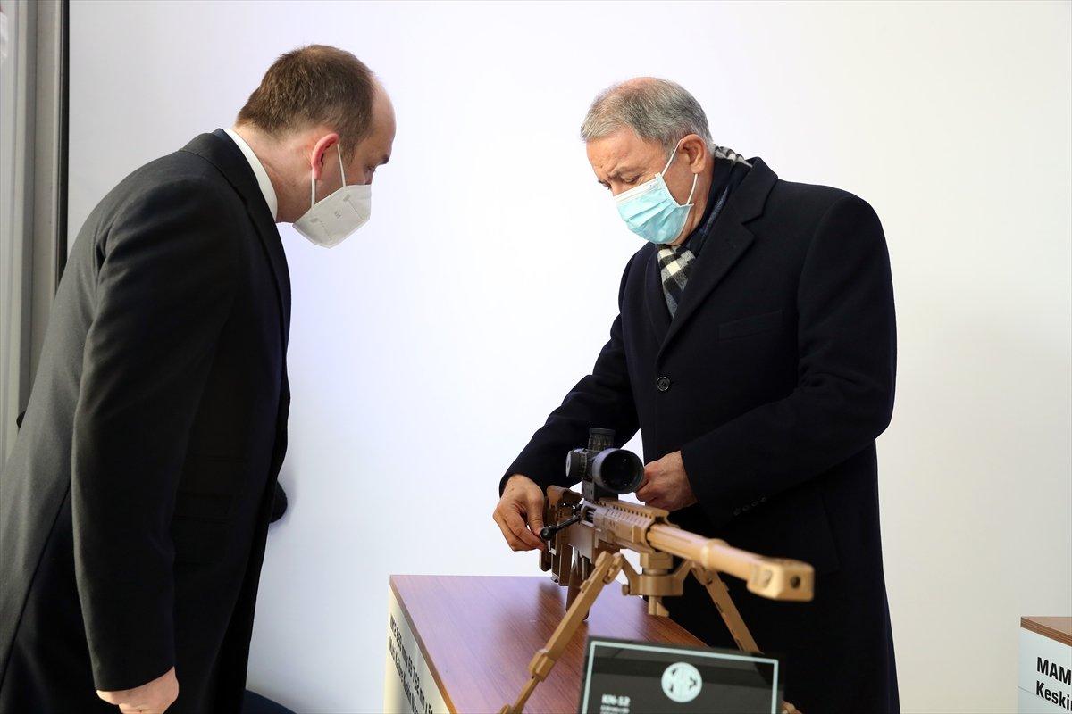 Hulusi Akar, MKEK Barutsan Roket ve Patlayıcı Fabrikasını gezdi