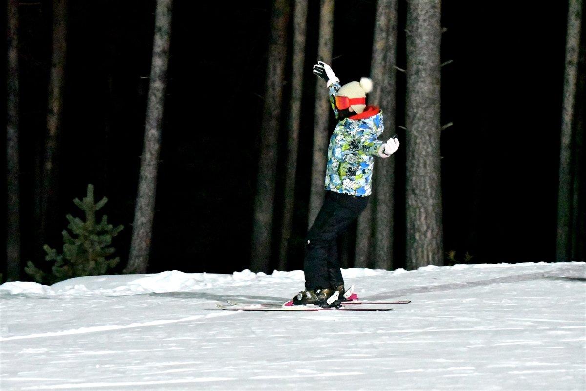 Cıbıltepe Kayak Merkezi'nde gece kayak keyfi
