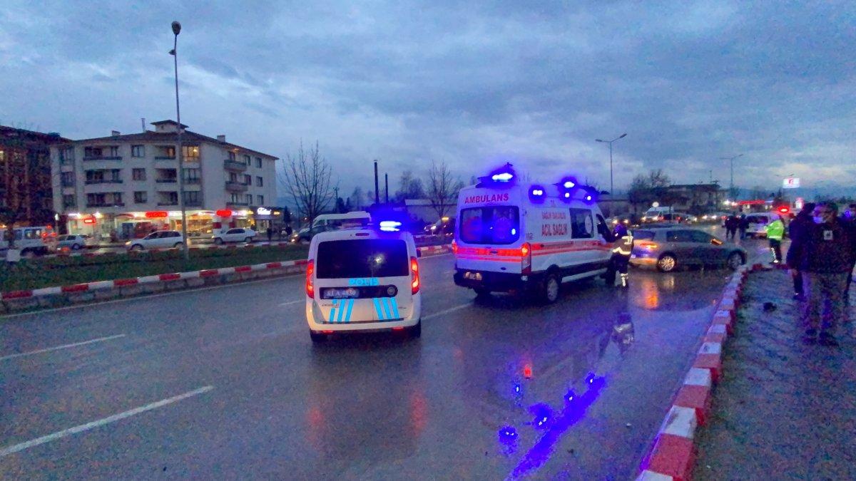 Düzce'de polisin dur ihtarına uymayan sürücü takla attı