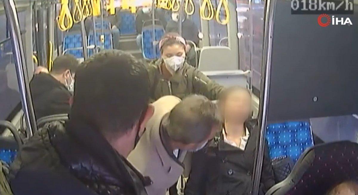 Otobüs şoförü bayılan kadını hastaneye yetiştirdi